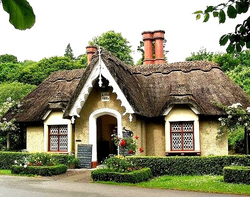 Traditional cottage in Killarney National Park, Ireland